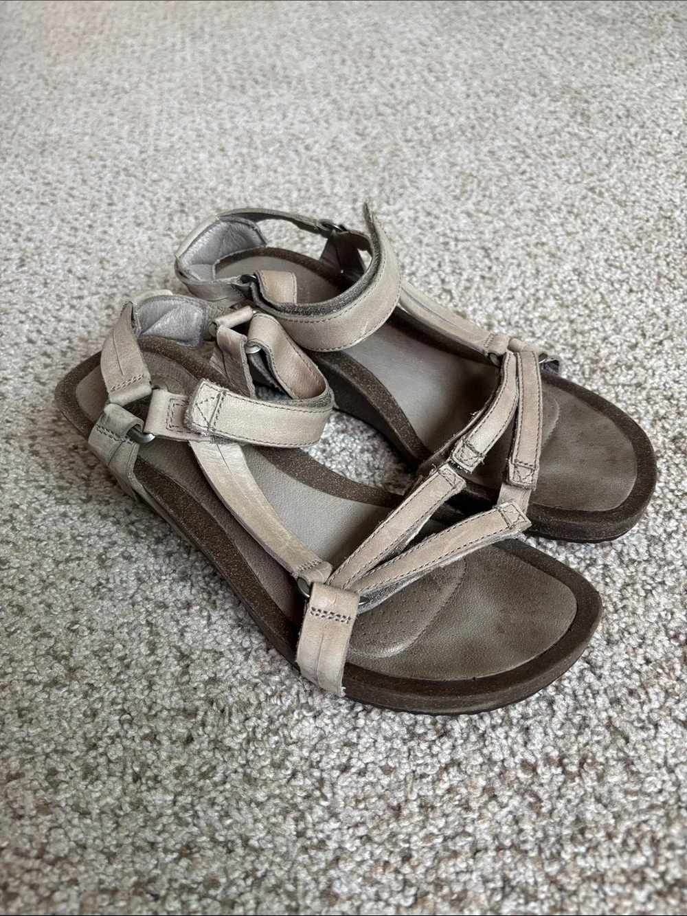 Teva Women's Ysidro Universal Wedge Sandals Tan Size 9 Gorpcore casual feminine